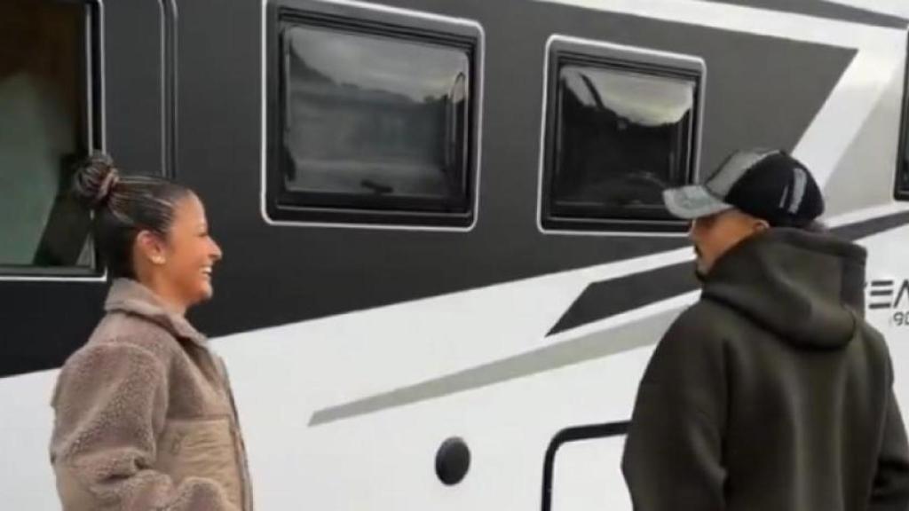 Natalia Rodrigues regala a Raphinha una autocaravana por su 29 cumpleaños