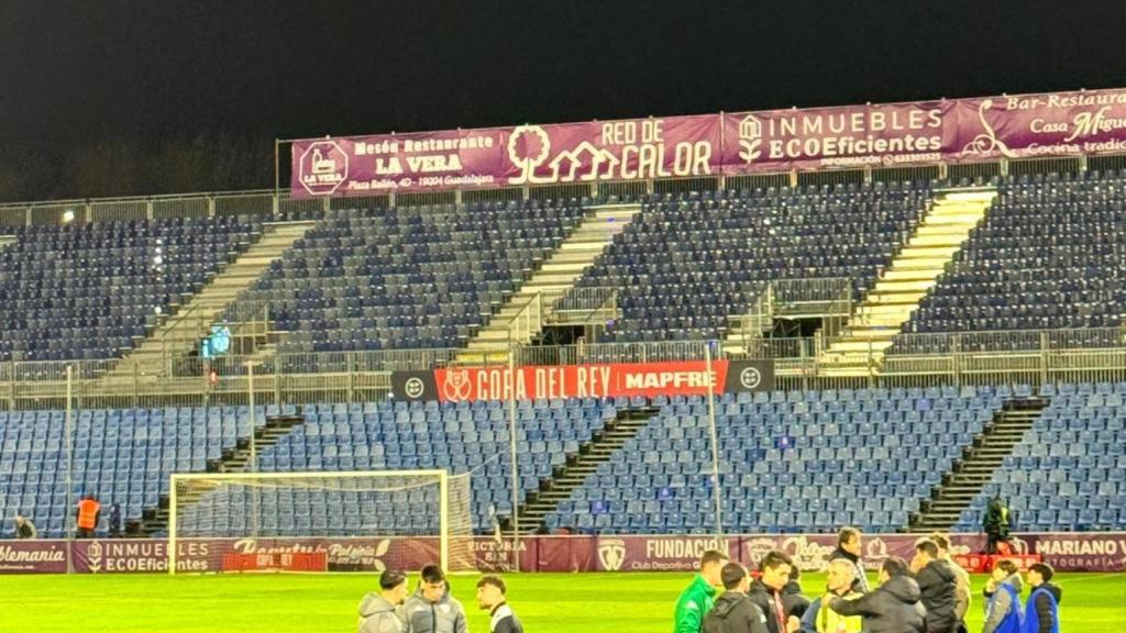 Retraso mínimo de media hora en el Guadalajara-Barça por utilizar una grada supletoria no autorizada