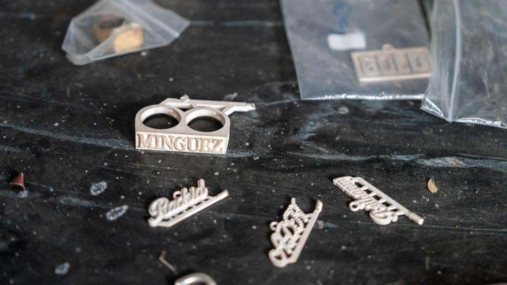 Joyas personalizadas en proceso de creación