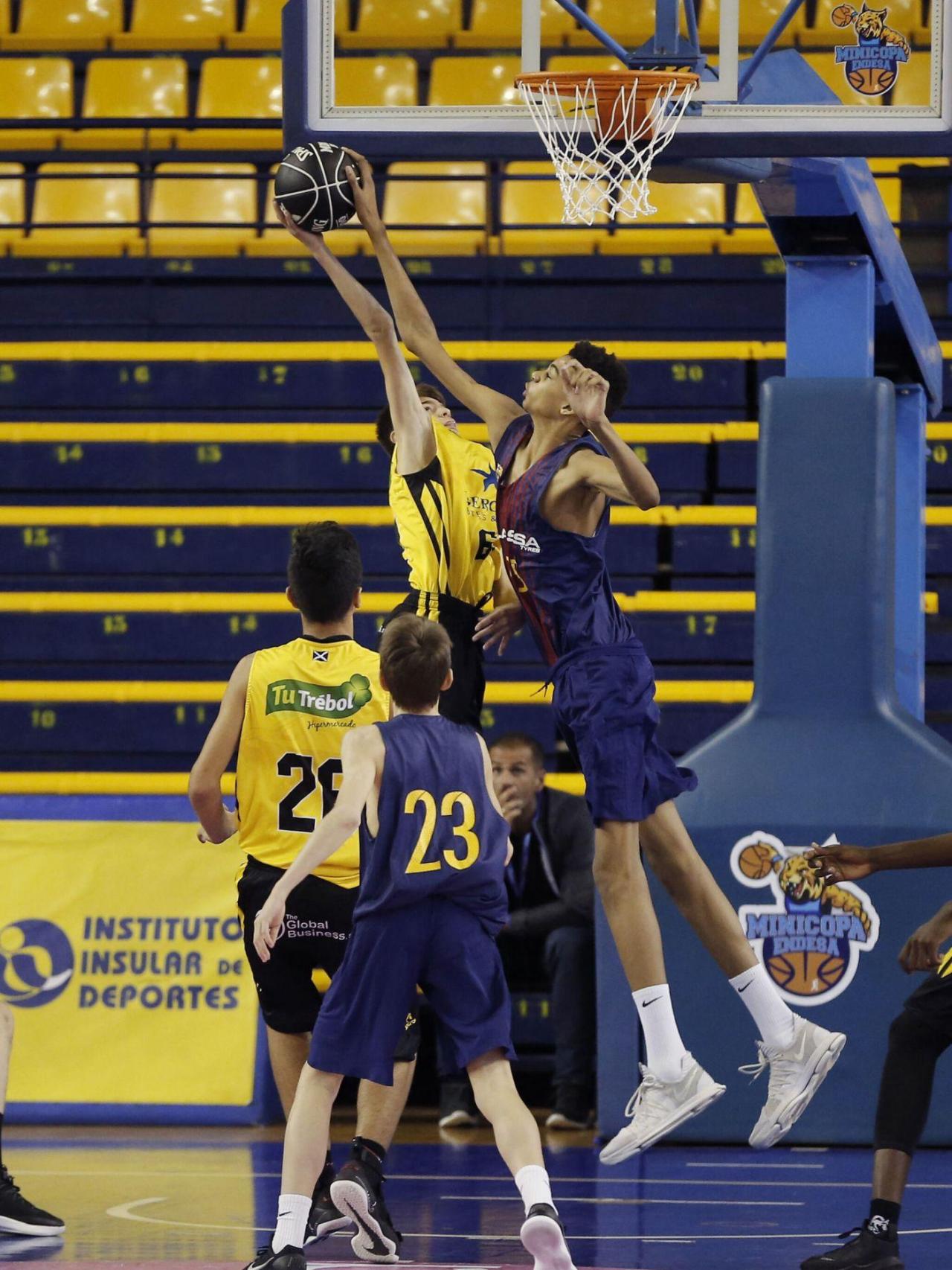Victor Wembanyama a la Minicopa Endesa de 2018 amb el Barça de bàsquet