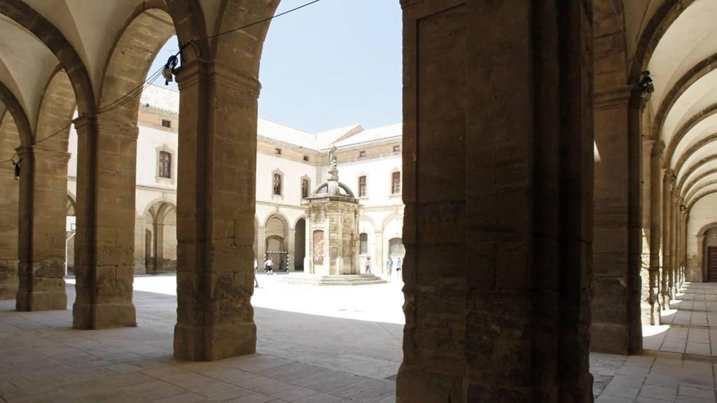 Patio interior de la Universidad de Cervera