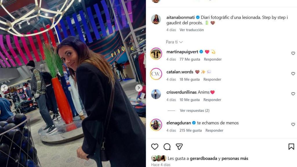 Aitana Bonmatí, con muletas en una Barça Store