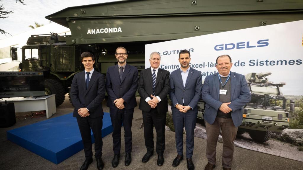 D'esquerra a dreta: Alejandro Page, director general de SBS; Jordi Garcia Brustenga, Secretari d'Estat d'Indústria, Joan Martorell, president de Gutmar; Pol Gibert, secretari general del Departament d'Empresa i Treball i Carles Brugarolas i Conde, Regidor Aj. de Sant Cugat del Vallès