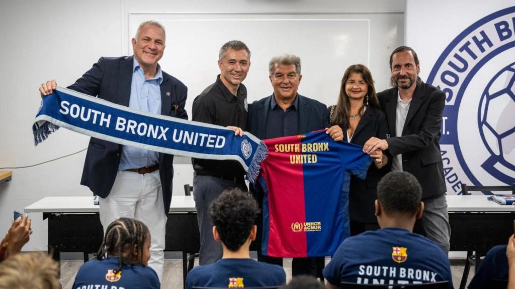 Bryan Bachner, un dirigente del centro de servicios sociales South Bronx United, Joan Laporta, Marta Segú y Miquel Camps