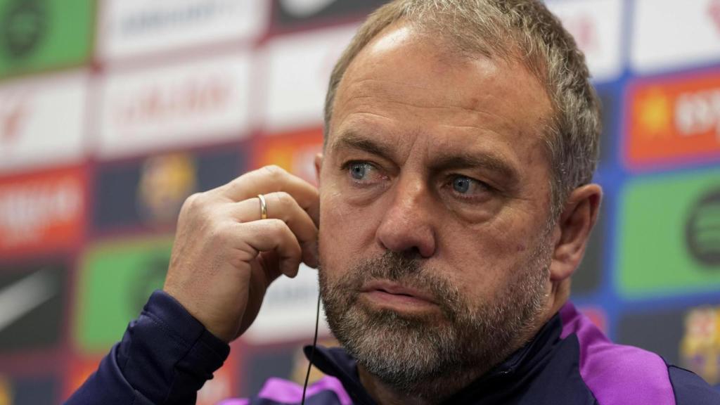Hansi Flick atiende a los medios antes del Villarreal-Barça