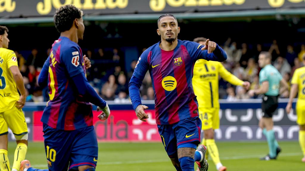 Raphinha celebra su gol en el Villarreal-Barça