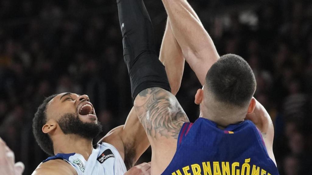 Willy tapona un lanzamiento de Hunt