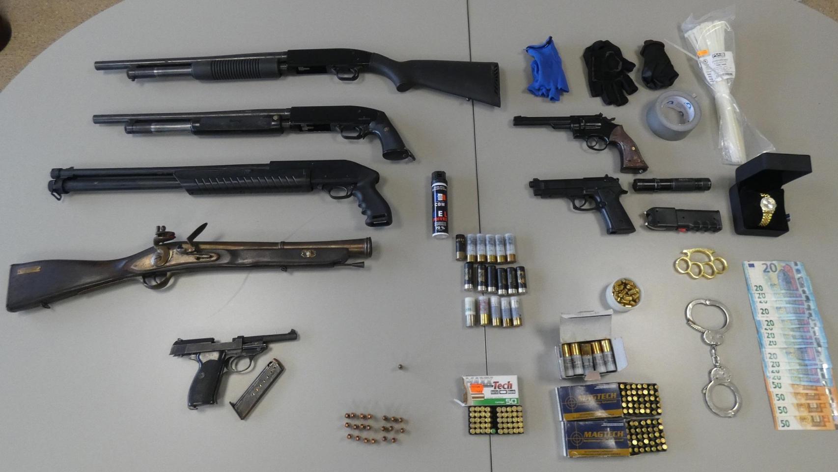 Los Mossos intervienen más de tres armas de fuego al día: 