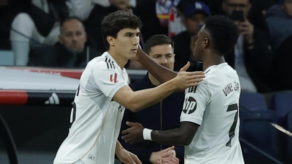 Xabi Alonso substitueix Vinicius Júnior, escridassat al Bernabéu