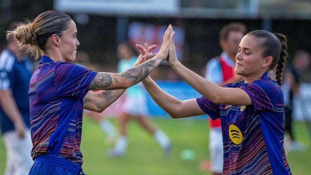 Mapi León saluda Natalia Escot