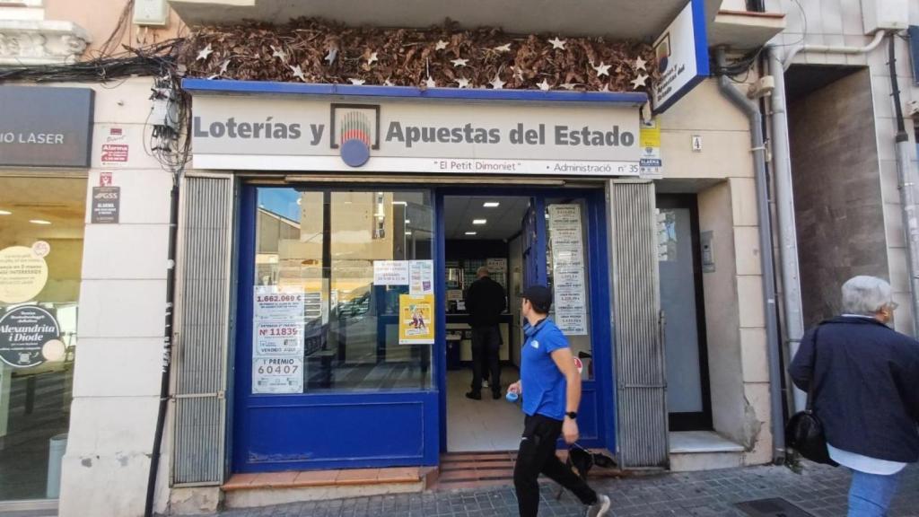 Lorena, dueña de la administración que ha vendido el cuarto premio de Lotería de Navidad en Badalona: Siento muchos nervios y responsabilidad