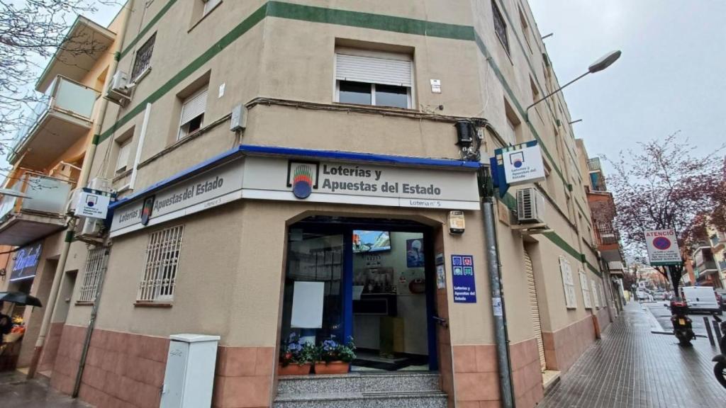 Verónica, dueña de la administración que ha repartido 2 millones de euros en la Lotería de Navidad en Viladecans: Aunque sea un premio chiquito es una alegría para el pueblo