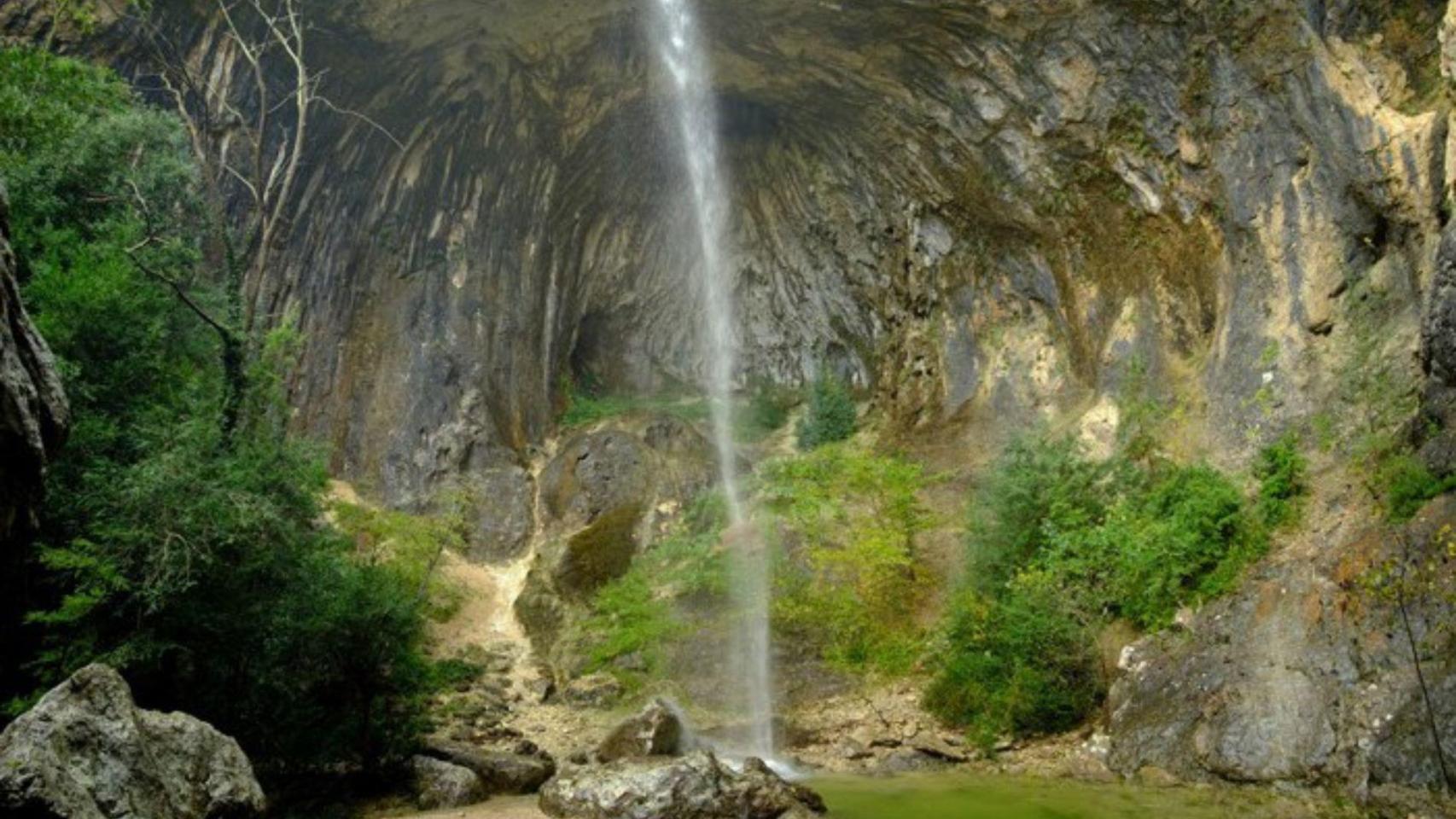 La cueva más extraña de Tarragona, la Cova de les Gralles