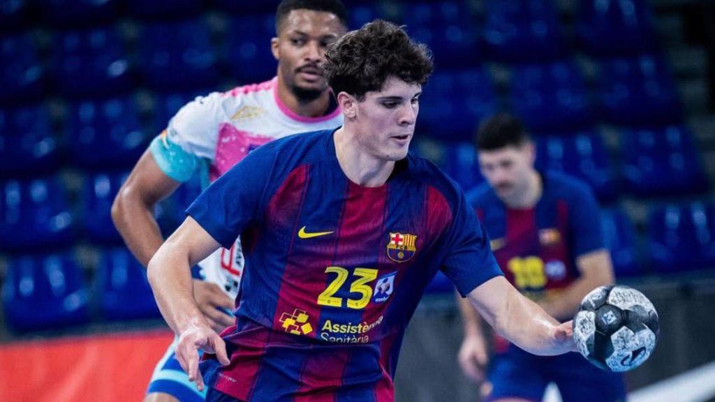 Adrián Sola en el Barça de balonmano