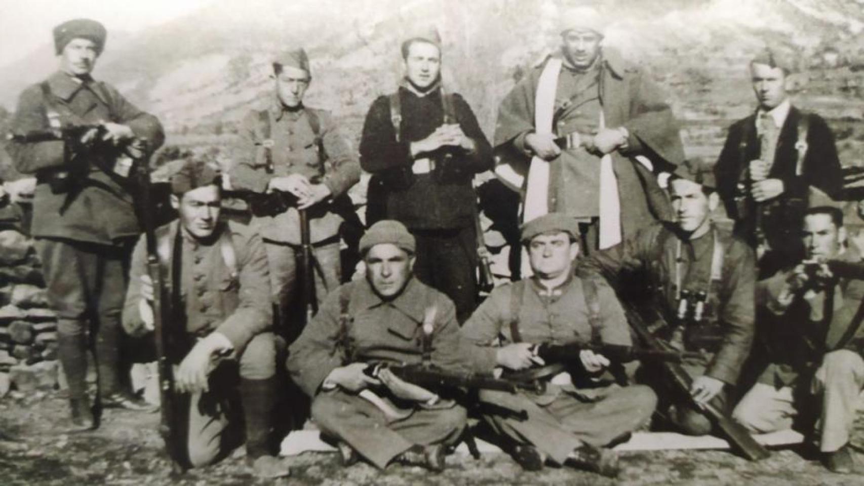 Un grupo de guerrilleros maquis