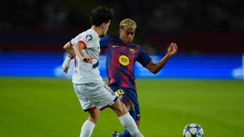 Vitinha y Lamine Yamal en el Barça-PSG