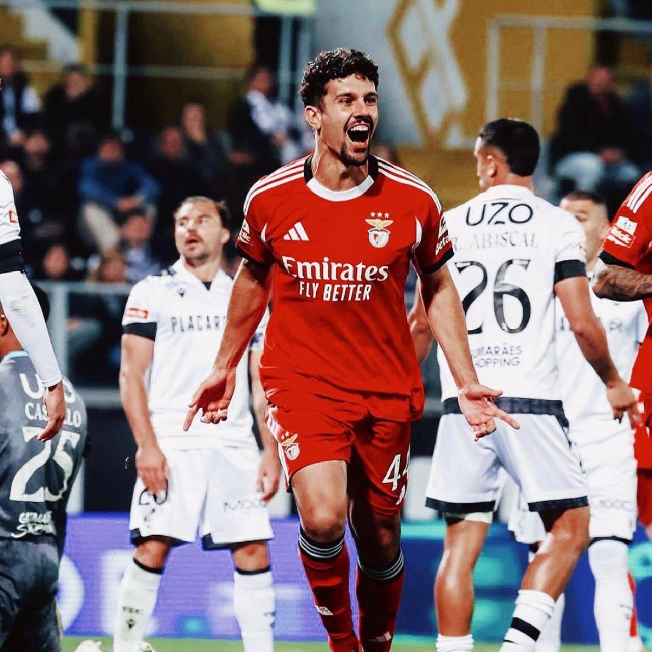 Tomás Araujo amb el Benfica
