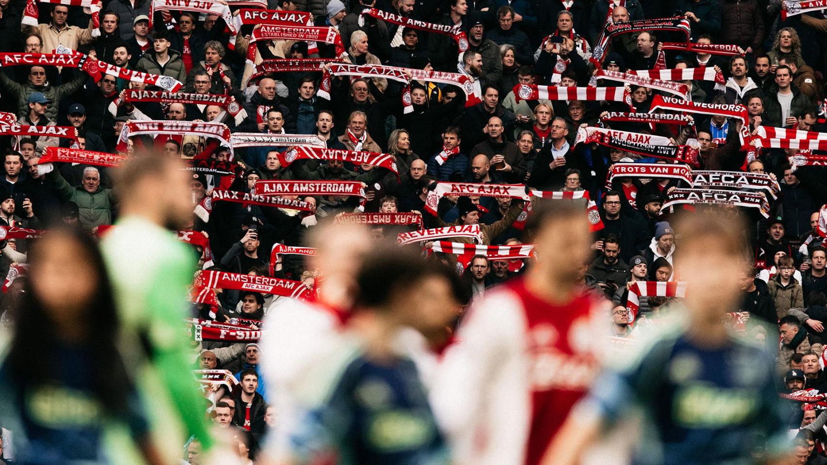 Aficionados y jugadores del Ajax