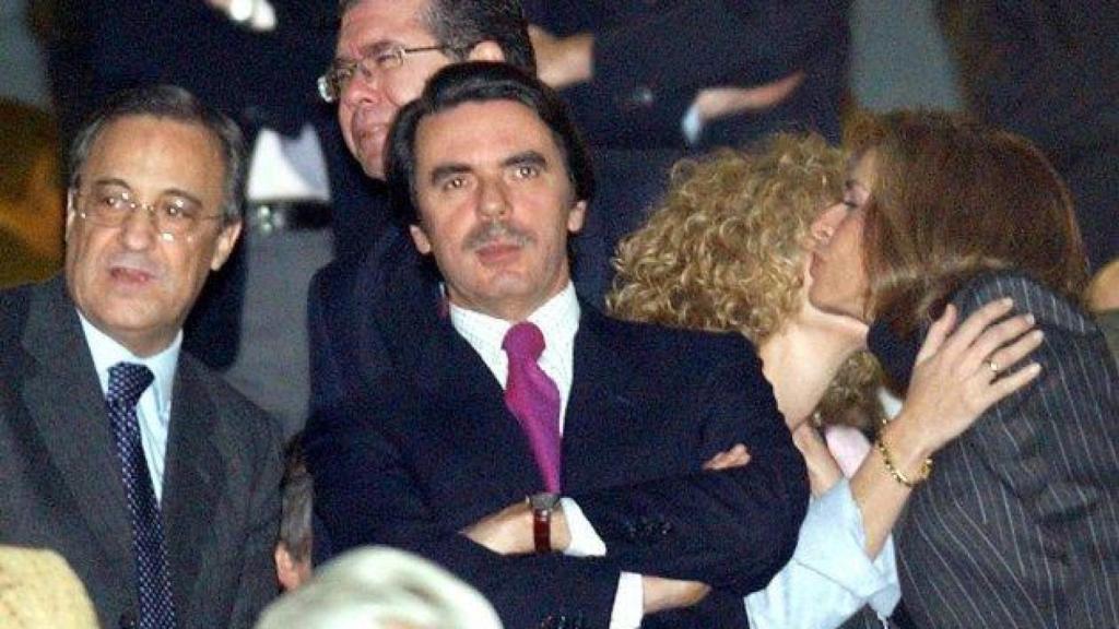 Aznar en el palco del Bernabéu