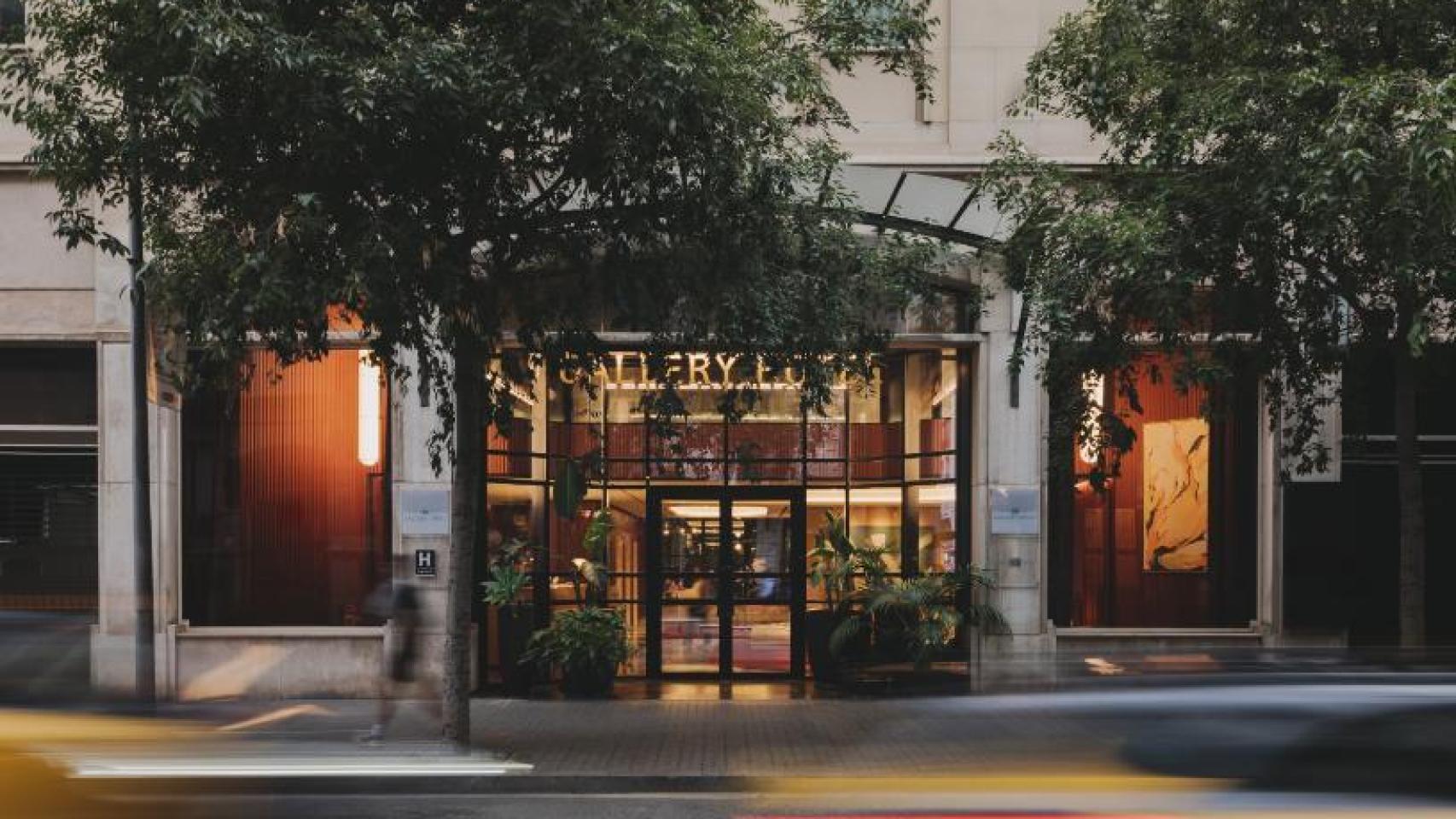 Entrada al hotel Gallery de Barcelona, ubicado en paseo de Gràcia con Rosselló