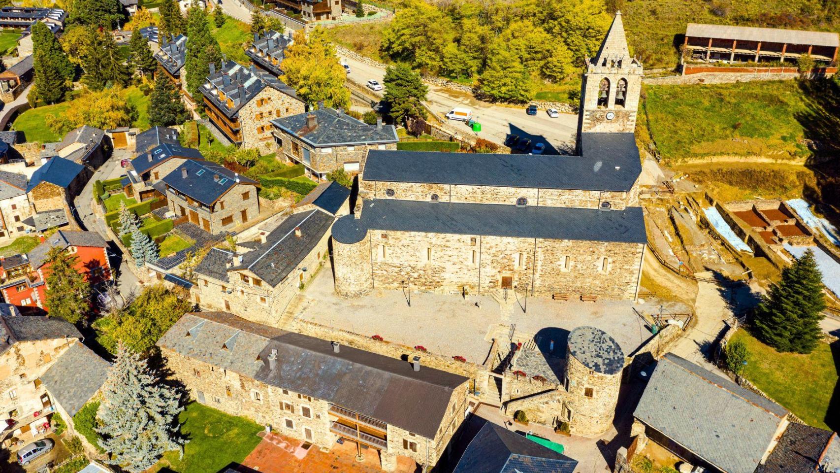 La isla terrestre de Cataluña, Llívia
