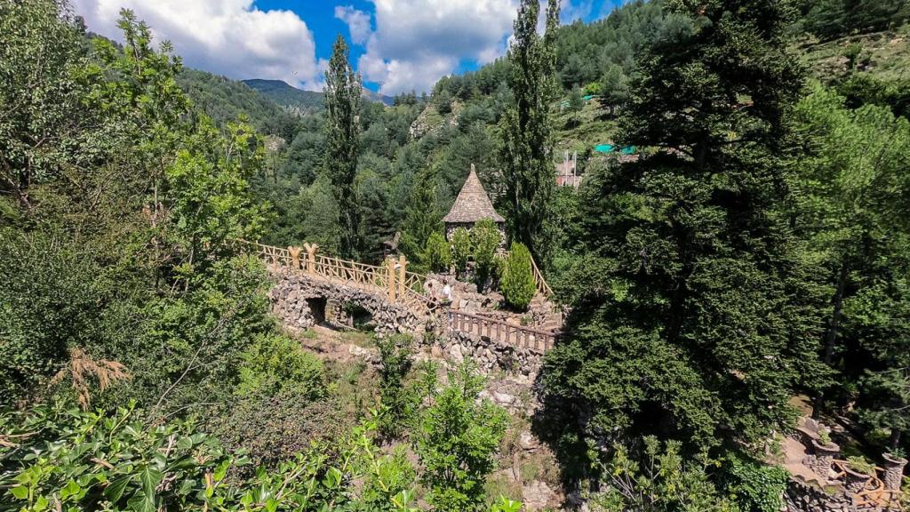 El edificio de Gaudí más desconocido de Cataluña, los jardines Artigas