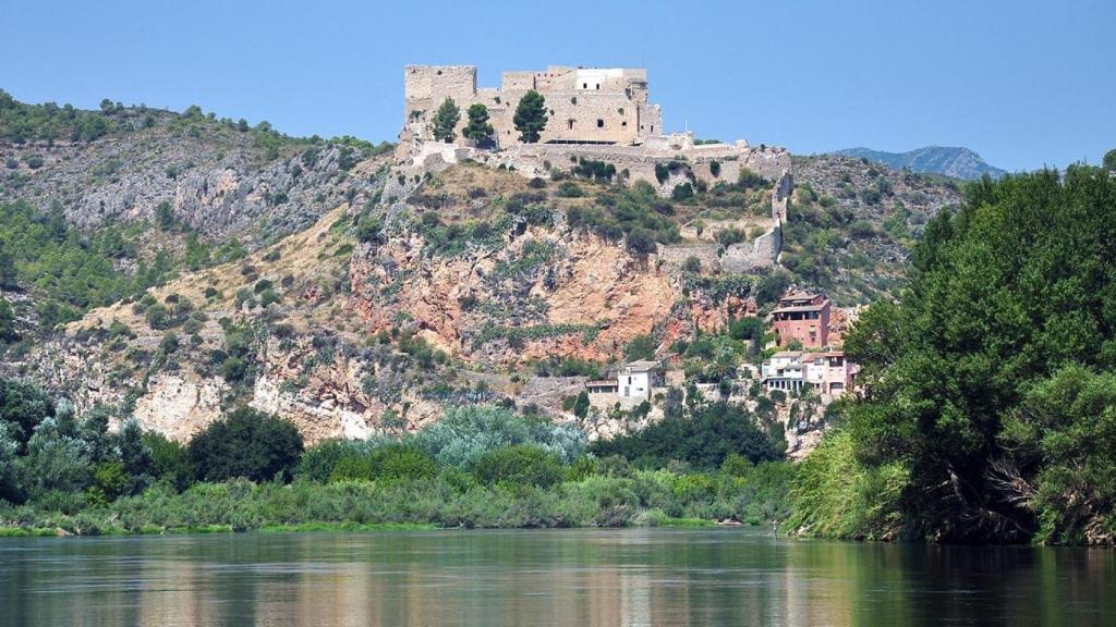 Vistas al Castillo de Miravet