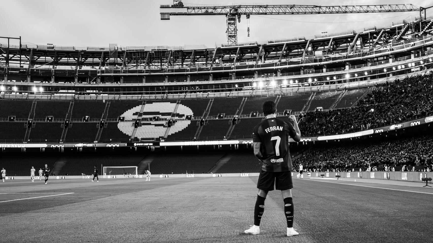Ferran Torres celebrando ante el Athletic Club