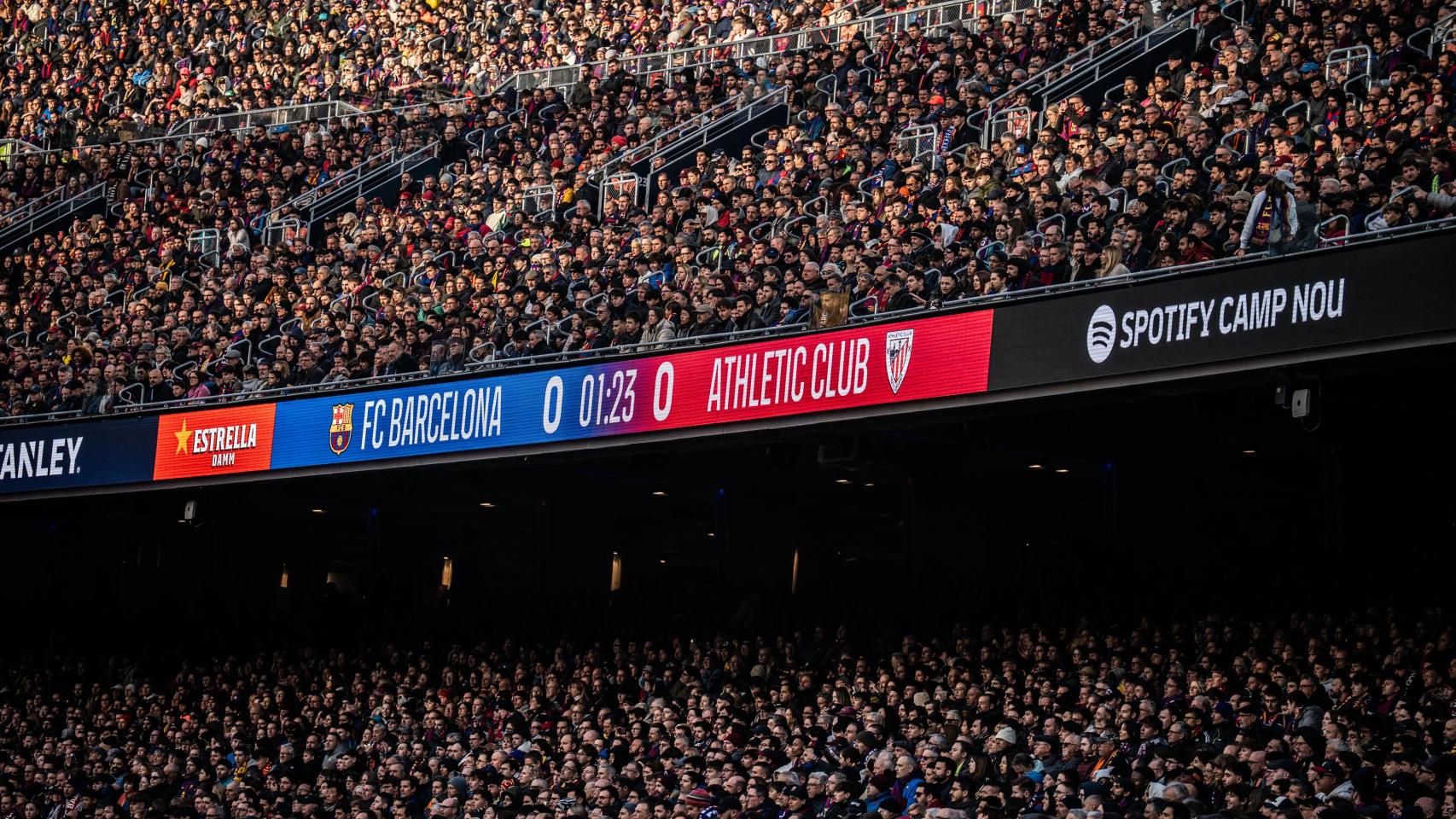 La grada del Nou Camp Nou en el día de su estreno oficial en La Liga
