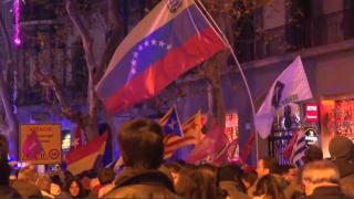 Manifestación contra la captura de Nicolás Maduro por parte de EEUU ante el consulado de Venezuela en Barcelona
