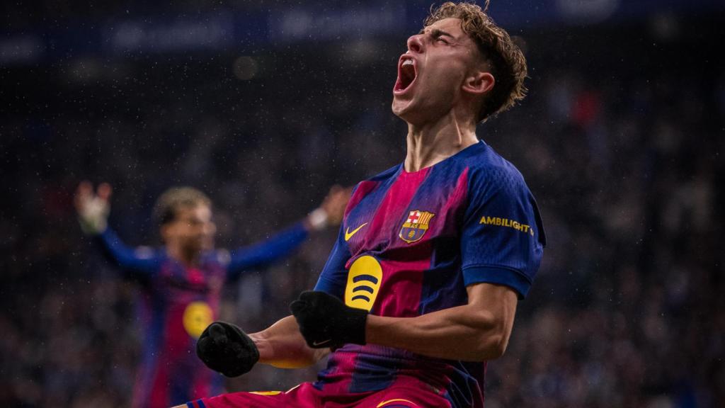 Fermín López celebra amb ràbia un dels gols en la victòria del Barça contra l'Espanyol