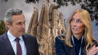 Josep Lluís Alay, Anna Navarro Schlegel y la Sagrada Familia de Barcelona de fondo