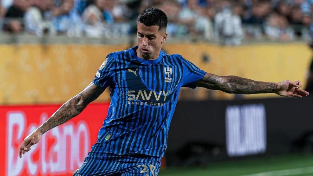 Joao Cancelo en un partido del Al-Hilal