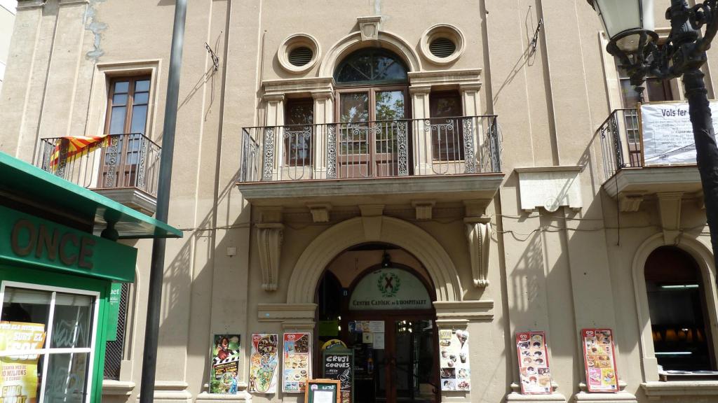 Façana del Centre Catòlic de l'Hospitalet