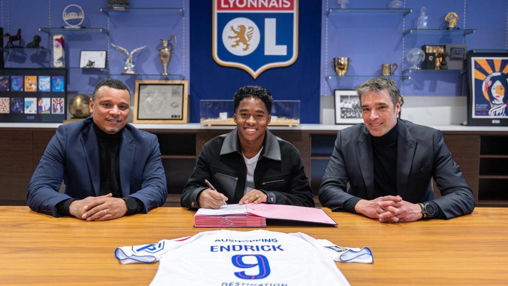 Endrick firma la seva cessió a l'Olympique de Lió