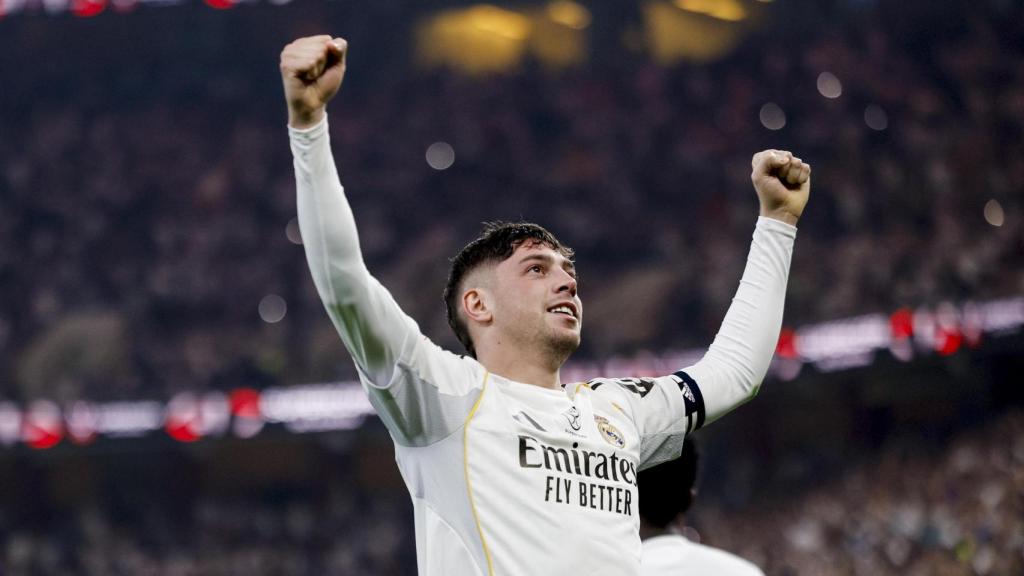 Fede Valverde celebra su gol en el Real Madrid-Atlético de la Supercopa