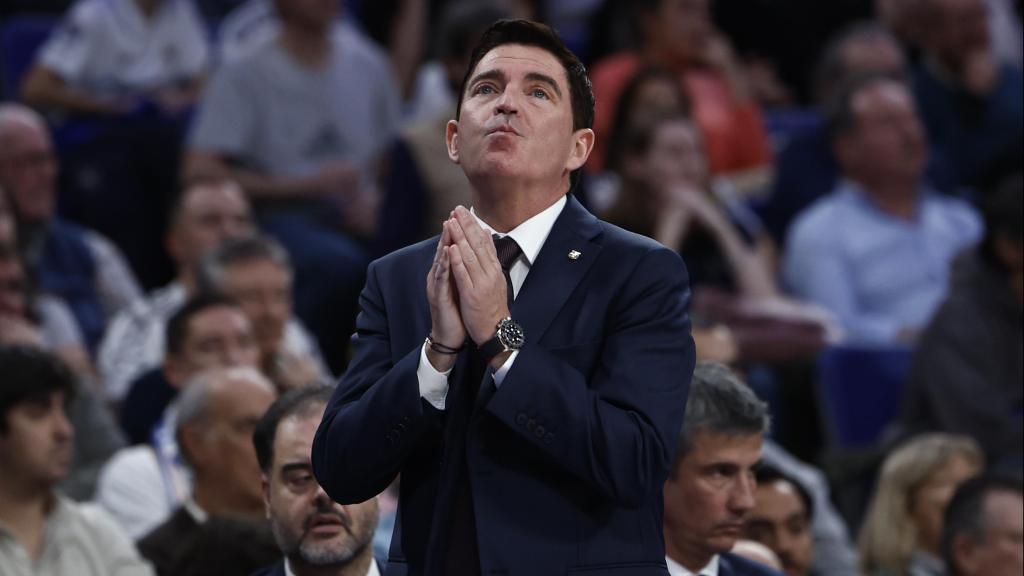 Xavi Pascual reacciona durante el clásico Real Madrid-Barça de basket