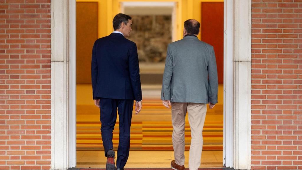 El president del Govern, Pedro Sánchez, rep el president d'Esquerra Republicana de Catalunya (ERC), Oriol Junqueras, al Palau de la Moncloa, el 8 de gener de 2026