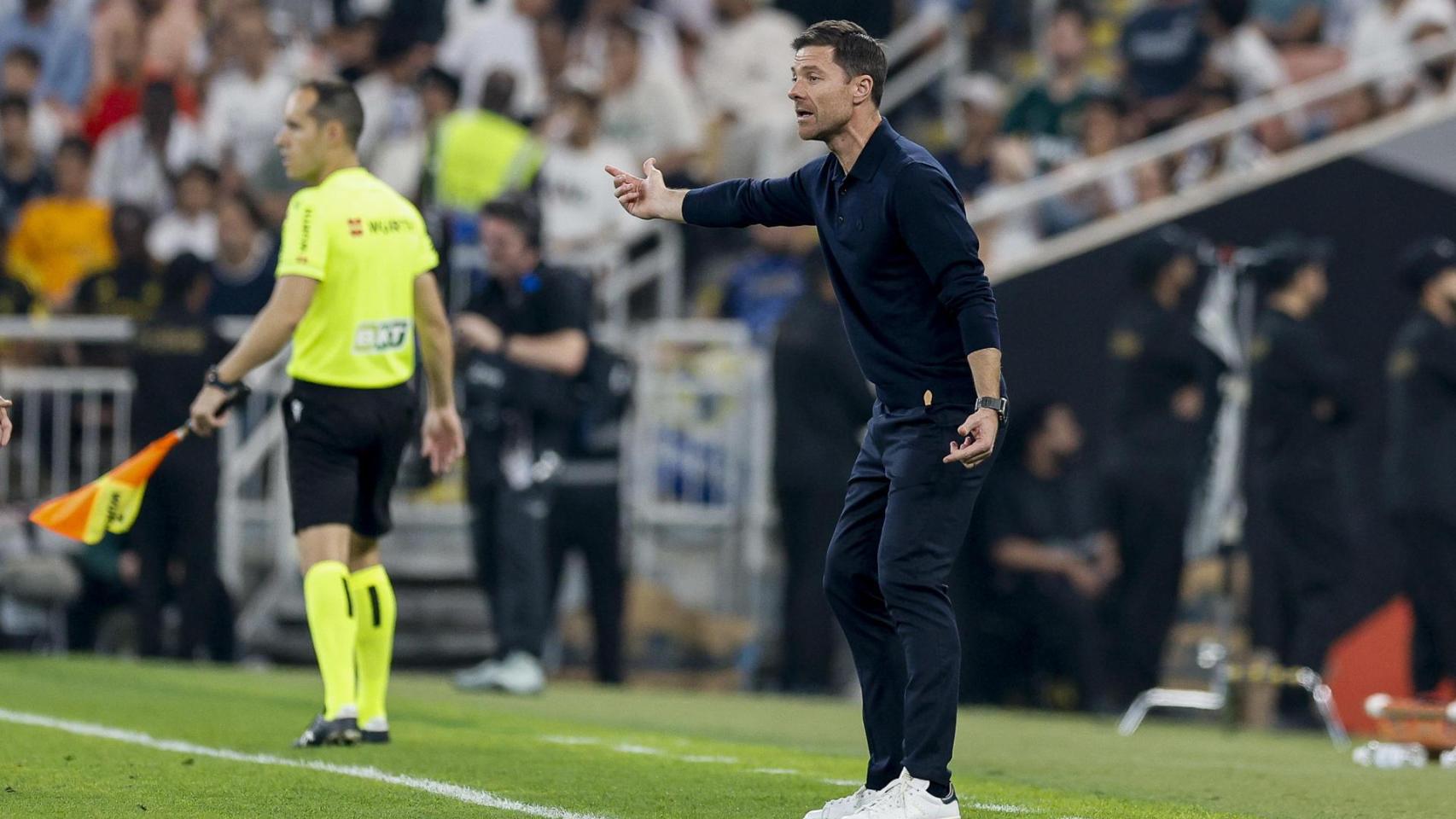Xabi Alonso dirige al Real Madrid en la semifinal de la Supercopa frente al Atlético