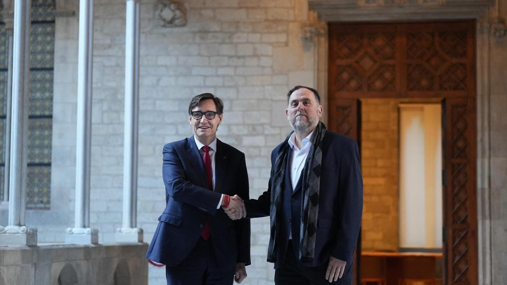 El presidente de la Generalitat, Salvador Illa, se reúne con el presidente de ERC, Oriol Junqueras, a 9 de enero de 2026, en Barcelona, Cataluña