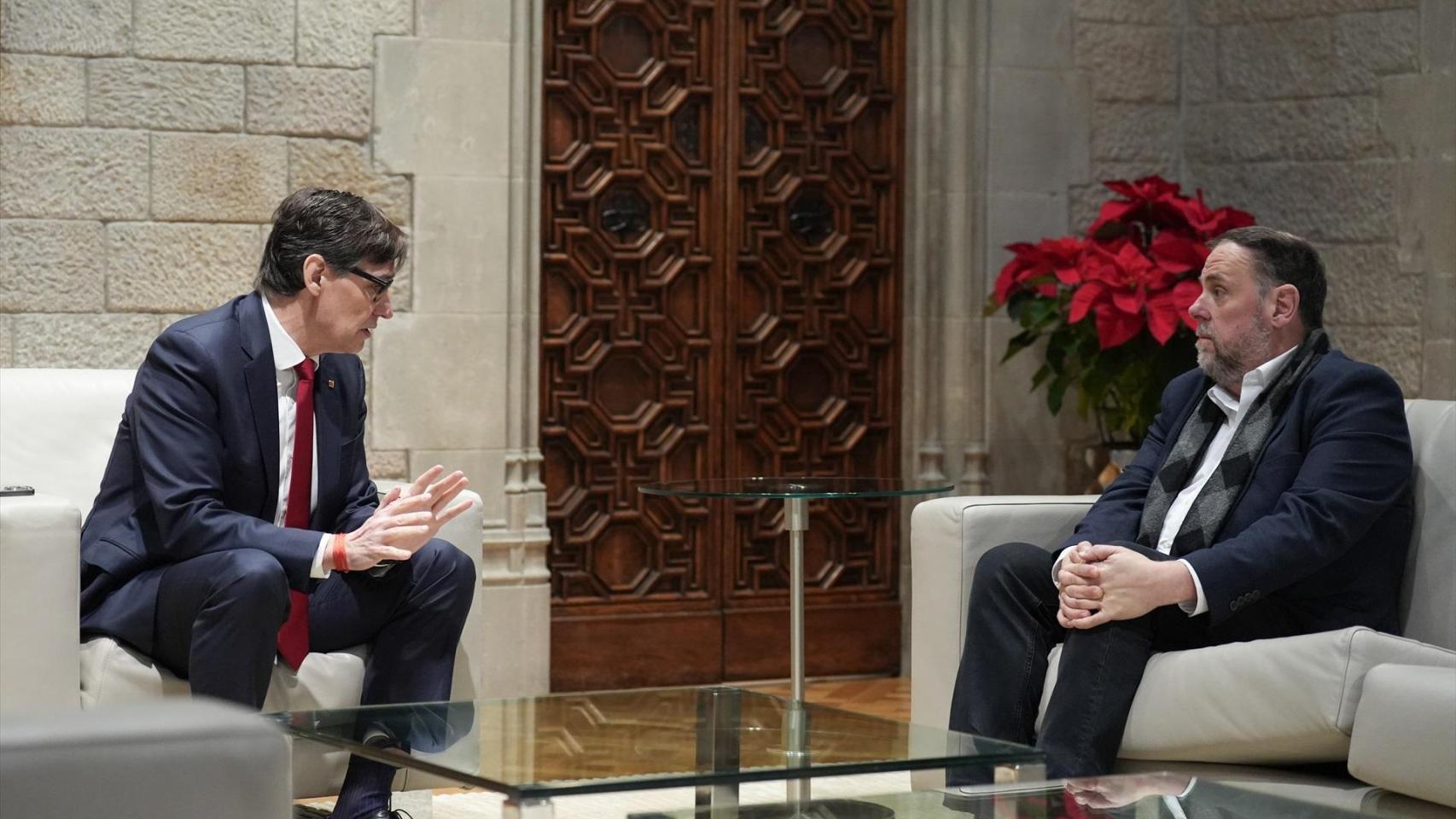 El presidente de la Generalitat, Salvador Illa, se reúne con el presidente de ERC, Oriol Junqueras, a 9 de enero de 2026, en Barcelona, Cataluña