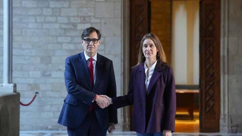 El president de la Generalitat, Salvador Illa (I), es reuneix amb la líder dels Comuns al Parlament, Jéssica Albiach (d), per l'acord de finançament, el 9 de gener de 2026