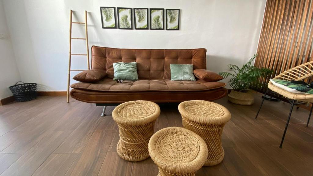 Vivienda con el suelo de parquet recién reformado