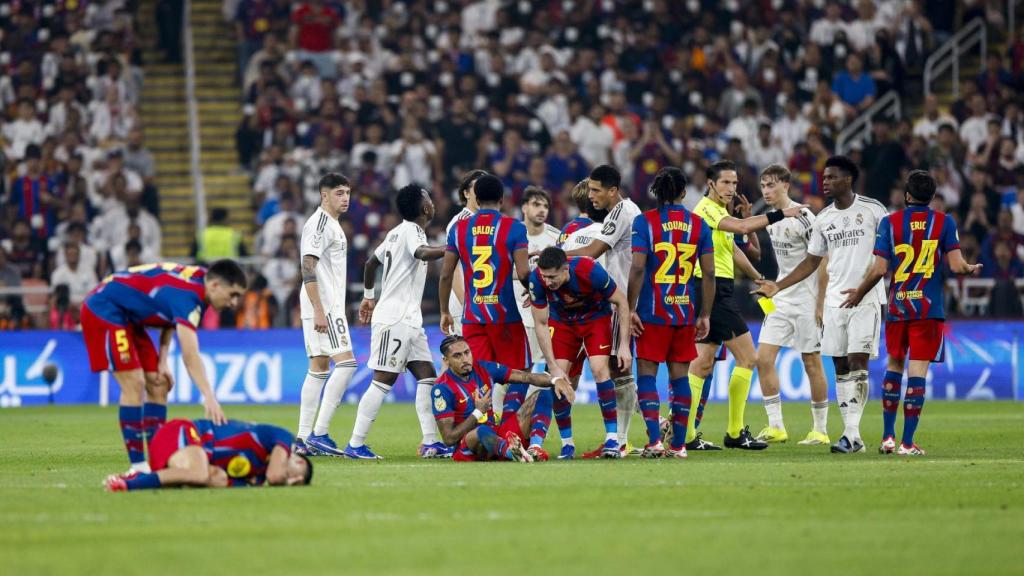 Futbolistes del Barça i del Reial Madrid, enfrontats