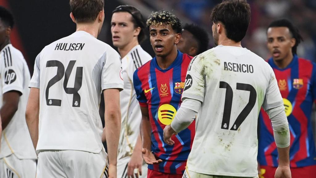 Lamine se encara con Huijsen en la final de la Supercopa