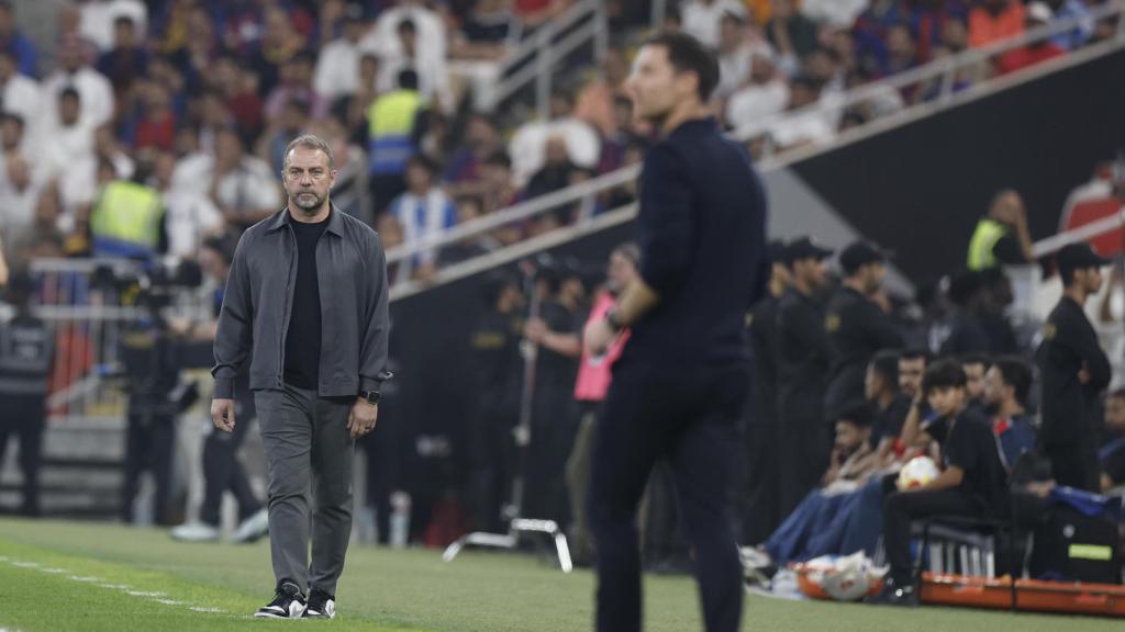 Hansi Flick y Xabi Alonso, en la final de la Supercopa