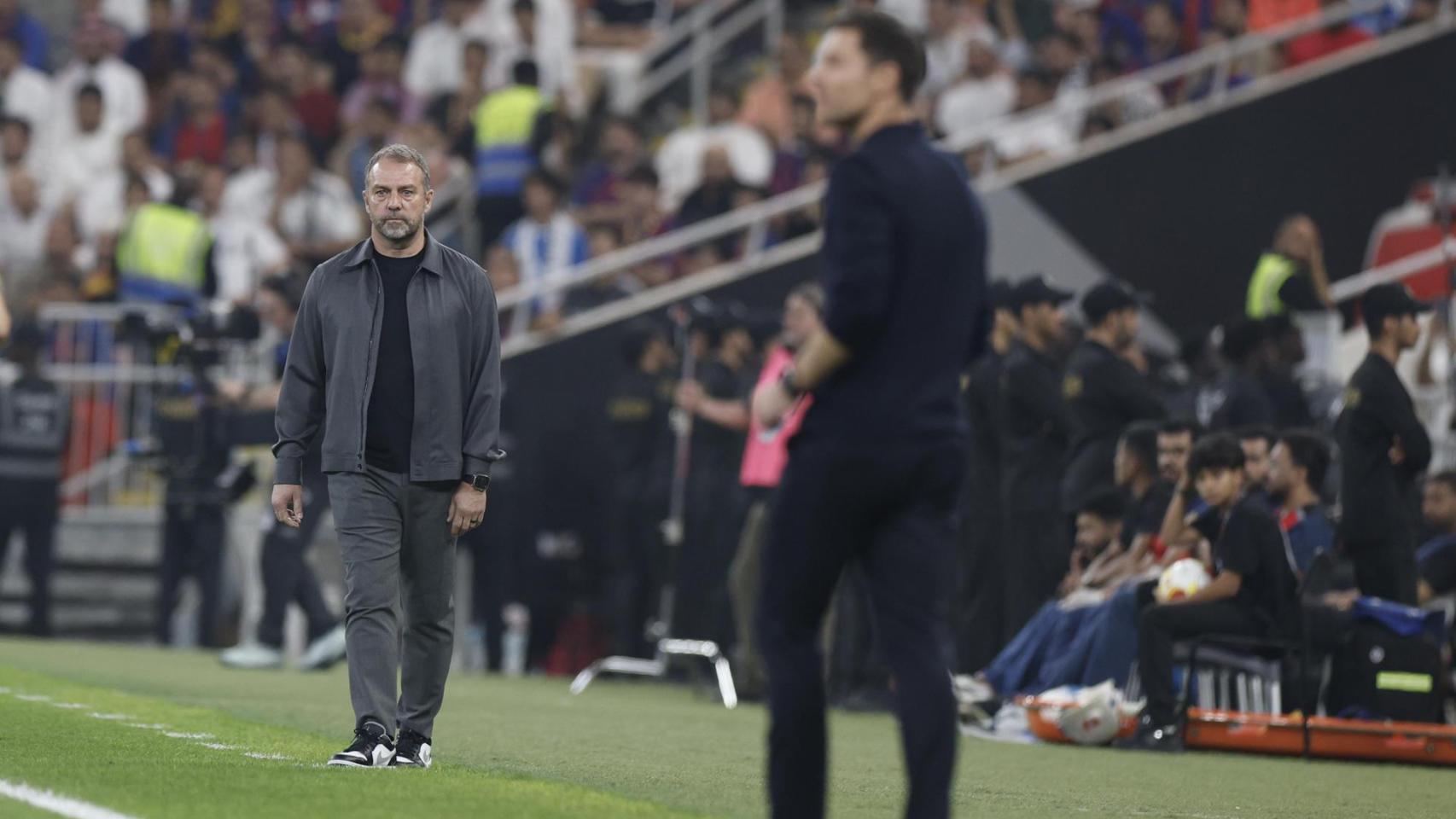 Hansi Flick y Xabi Alonso, en la final de la Supercopa