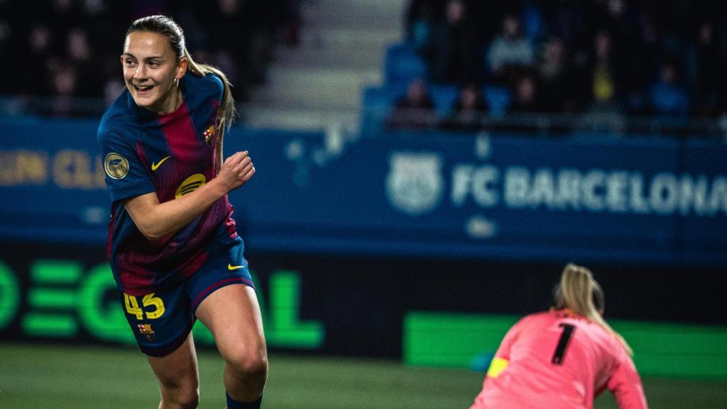 Carla Julià celebra el seu golàs al Barça-Madrid CFF