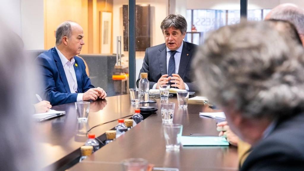 Puigdemont, reunido con la cúpula de Junts en Bruselas, en enero de 2025
