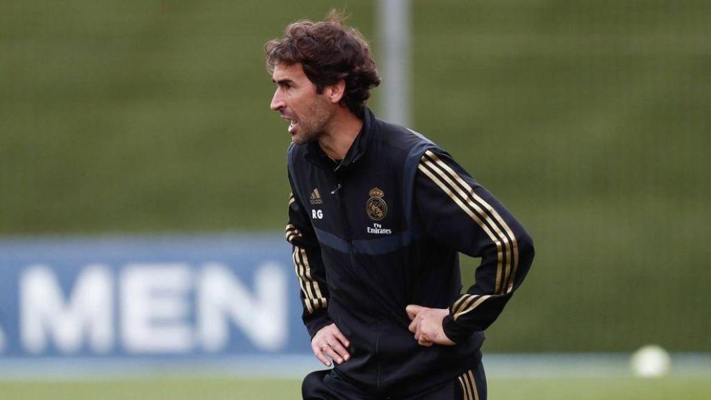 Raúl González Blanco dirigeix un partit del Reial Madrid Castilla